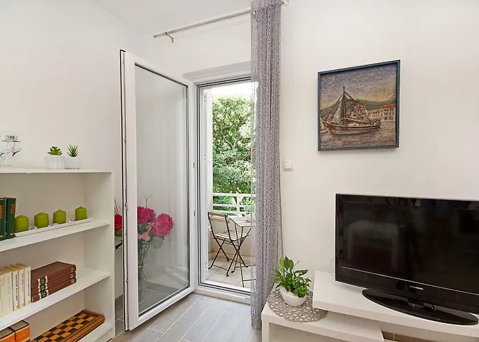 Mira Apartment Makarska